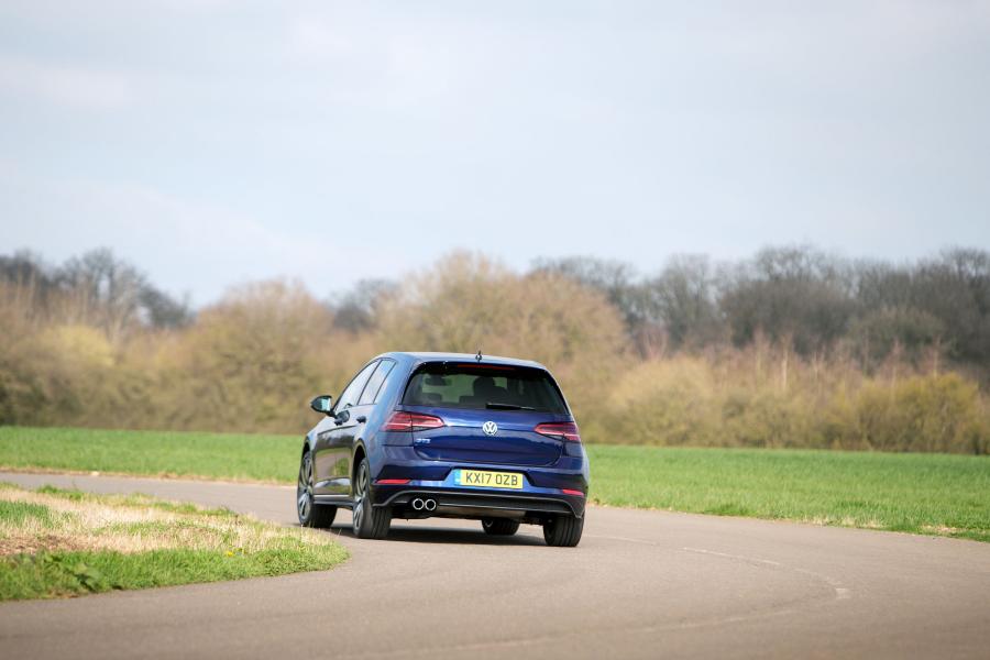  Volkswagen Golf GTE 2017 года  (UK) (фото 6 из 27)
